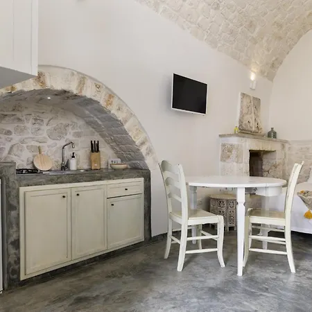 19 White Luxury With Jacuzzi By Wonderful Italy Apartment